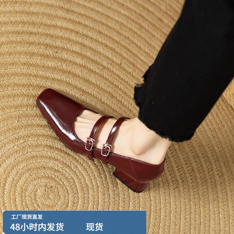 方头软皮粗跟单鞋女2025春秋新款复古一字扣带低跟浅口玛丽珍女鞋