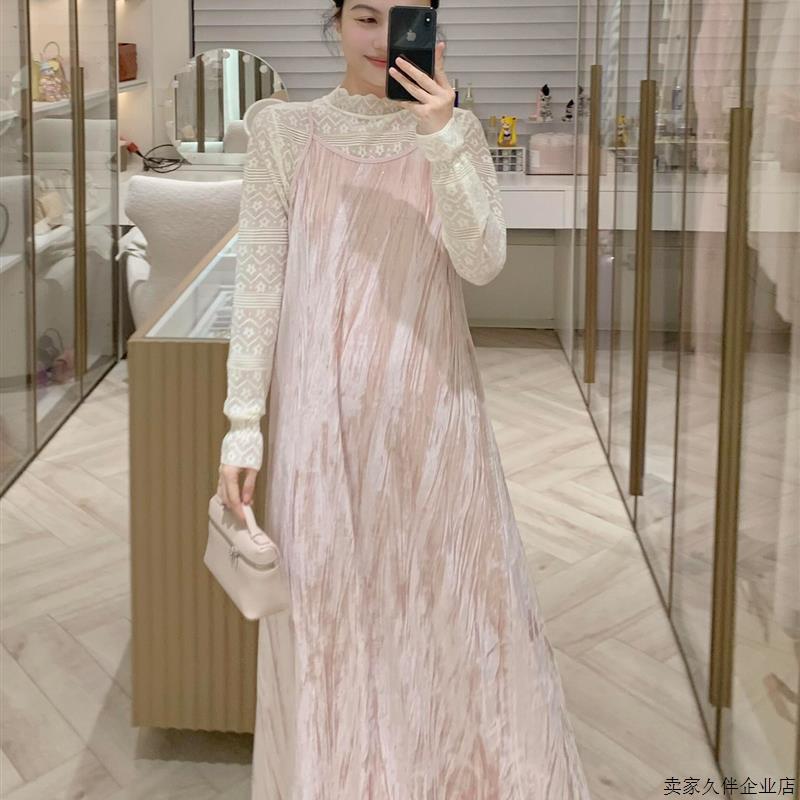 初秋清冷富家千金穿搭轻奢高级感大方得体绝美粉色丝绒连衣裙套装