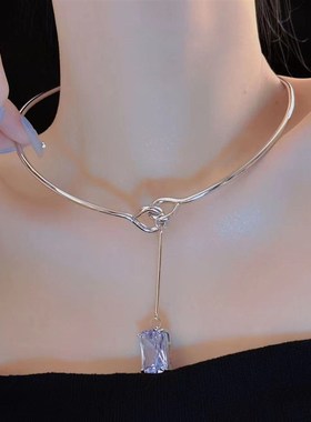 潮酷辣妹冷淡风方块水晶吊坠项链女小众百K搭女气质简约颈圈配饰