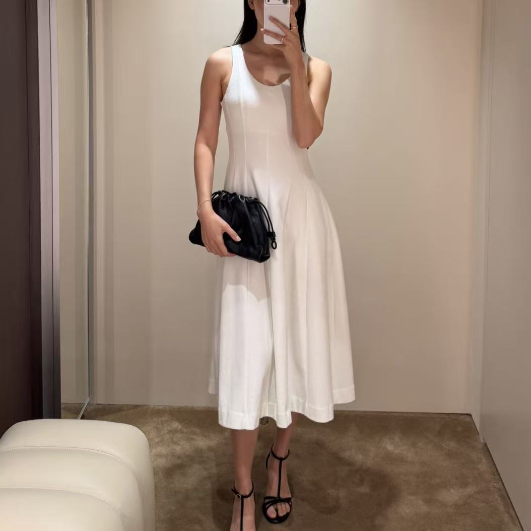 CS女装标准版型雕塑感中长连衣裙