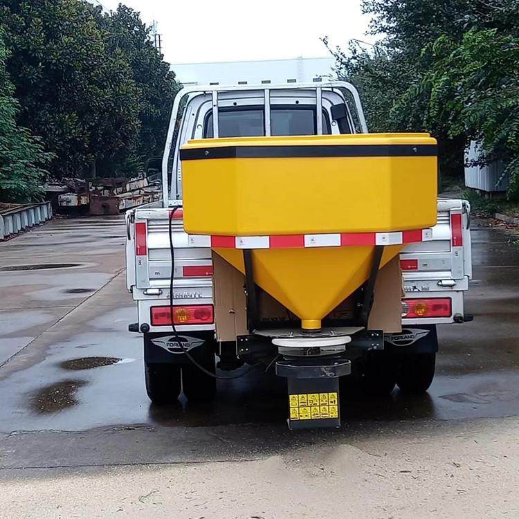 0.5方不锈钢电动融雪撒布机 现货供应路面除雪撒盐机 洒布机,机械设备,其他机械设备,淘宝优惠券,粉丝福利购,淘宝优惠卷