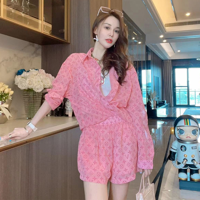 运动套装女2023夏装新款高级感时尚休闲粉色防晒衬衣短裤两件套潮