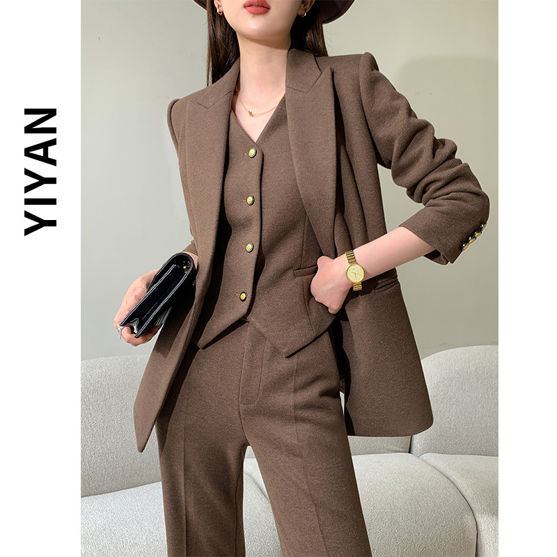 咖色羊毛西装套装女2024新款秋冬休闲职业高级毛呢西服马甲三件套