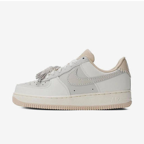 NIKE 耐克女子 Air Force1 空军一号流苏休闲板鞋 HV1813-001