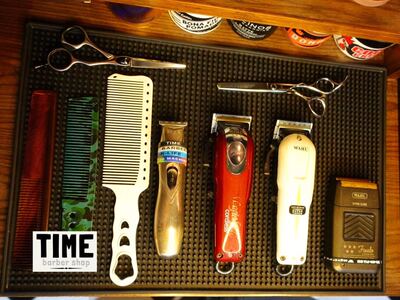 理发工具防滑垫剪刀推子摆放垫不起气泡barber shop工具收纳器