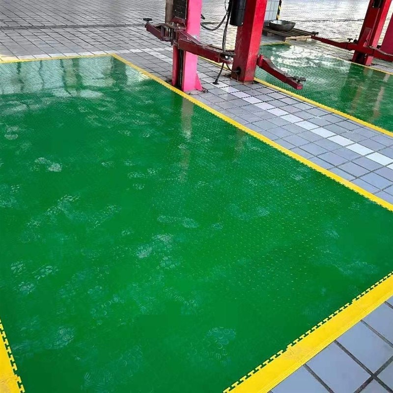 PVC工业地垫汽修厂塑料拼接盖板加厚修理厂地板垫新能源绝缘车间