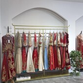 秀禾展示架子婚纱店婚纱拖尾中式 礼服挂衣架汉服金色侧挂架加粗