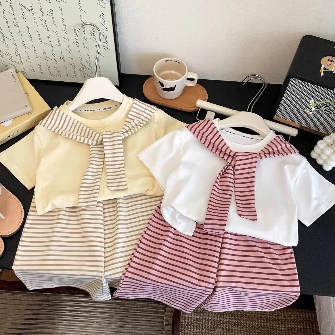 女童套装夏季中小童宝宝韩版学院风披肩短袖T恤条纹休闲裤两件套