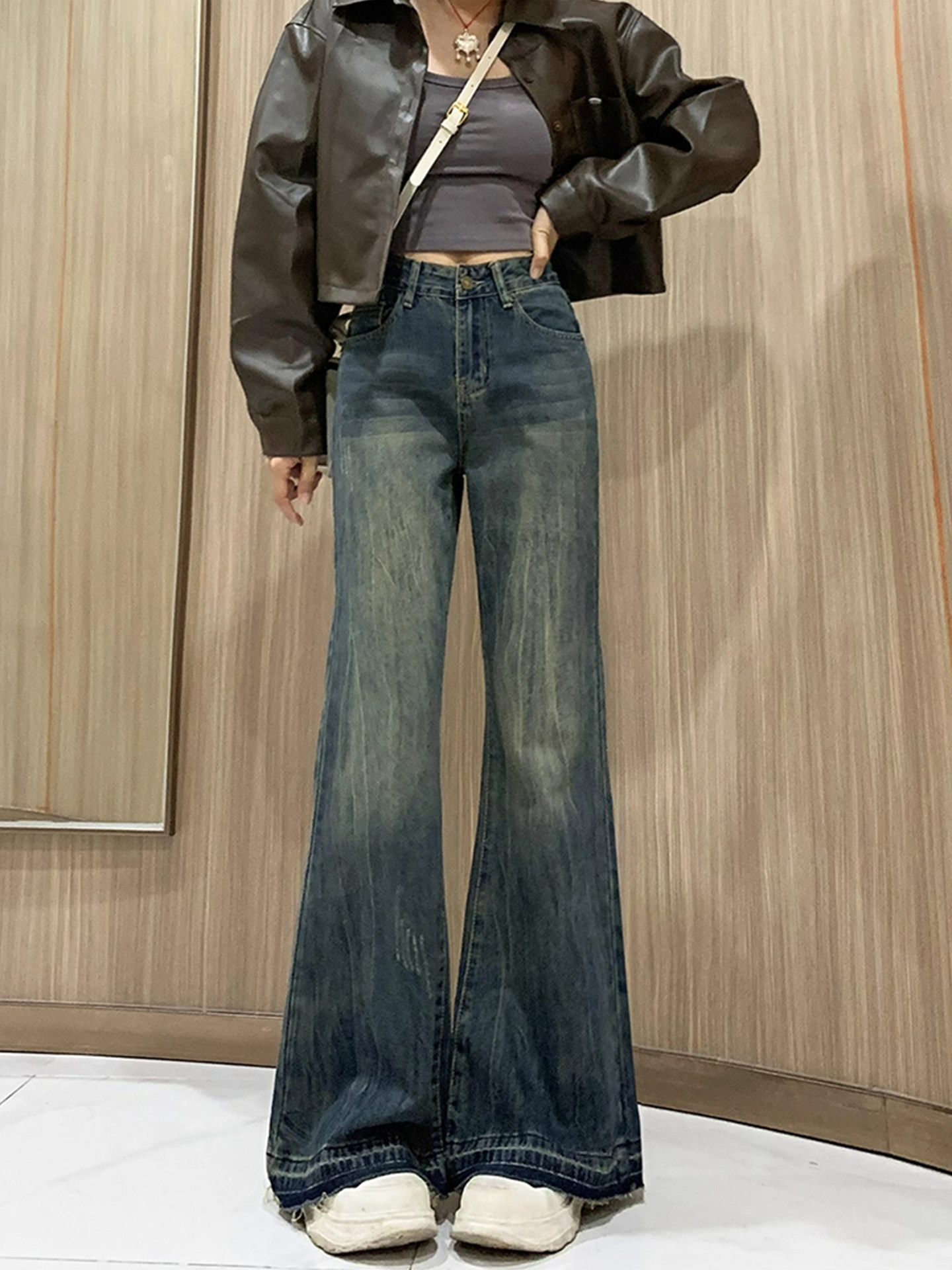 Vintage non-skin-tight, slightly flared jeans for plus-size women, with added fleece for autumn and winter, designed for pear-shaped figures, high-waisted, slimming, flared pants