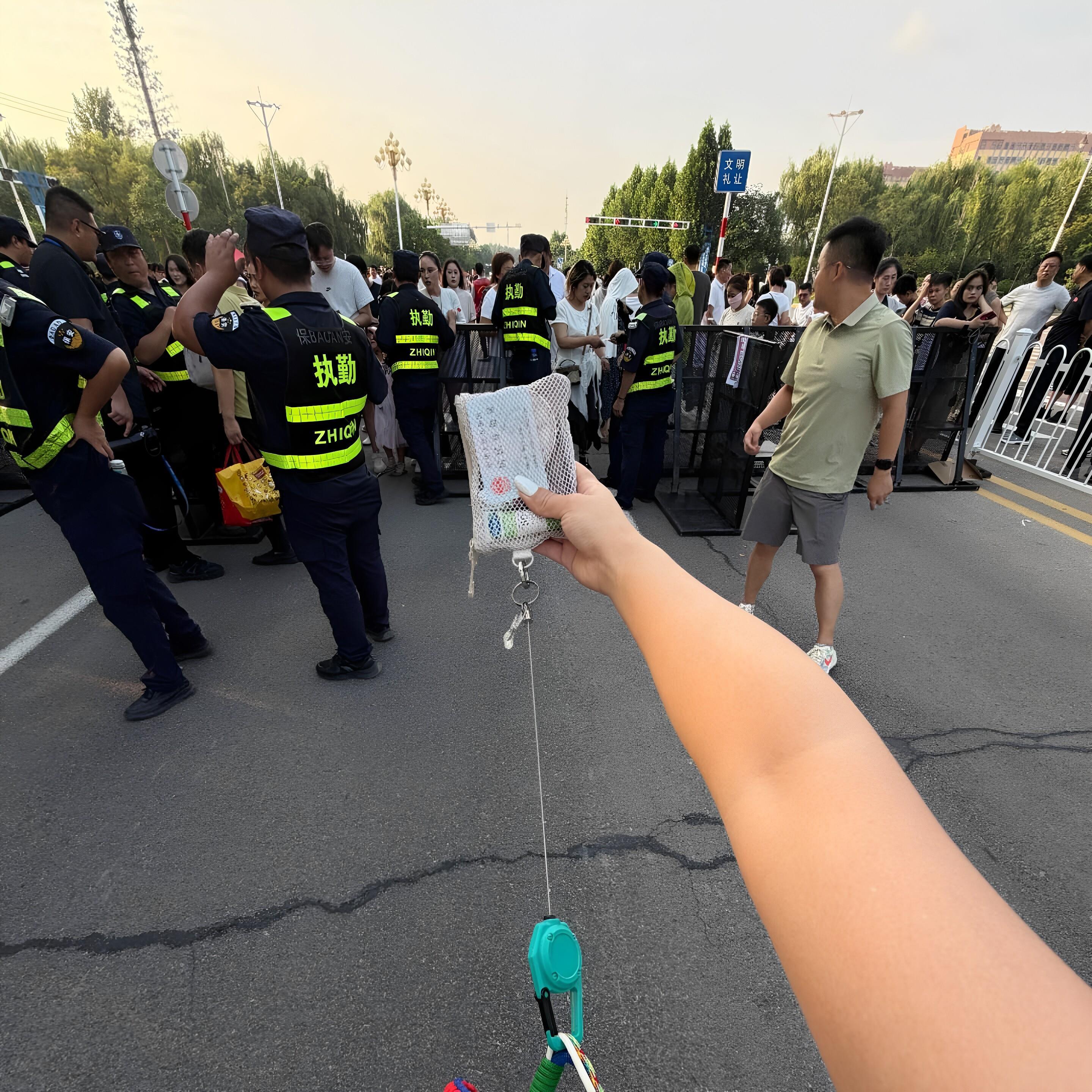 伸缩挂绳防盗身份证件零钱收纳包随身旅行看演唱会防偷拉链网纱袋