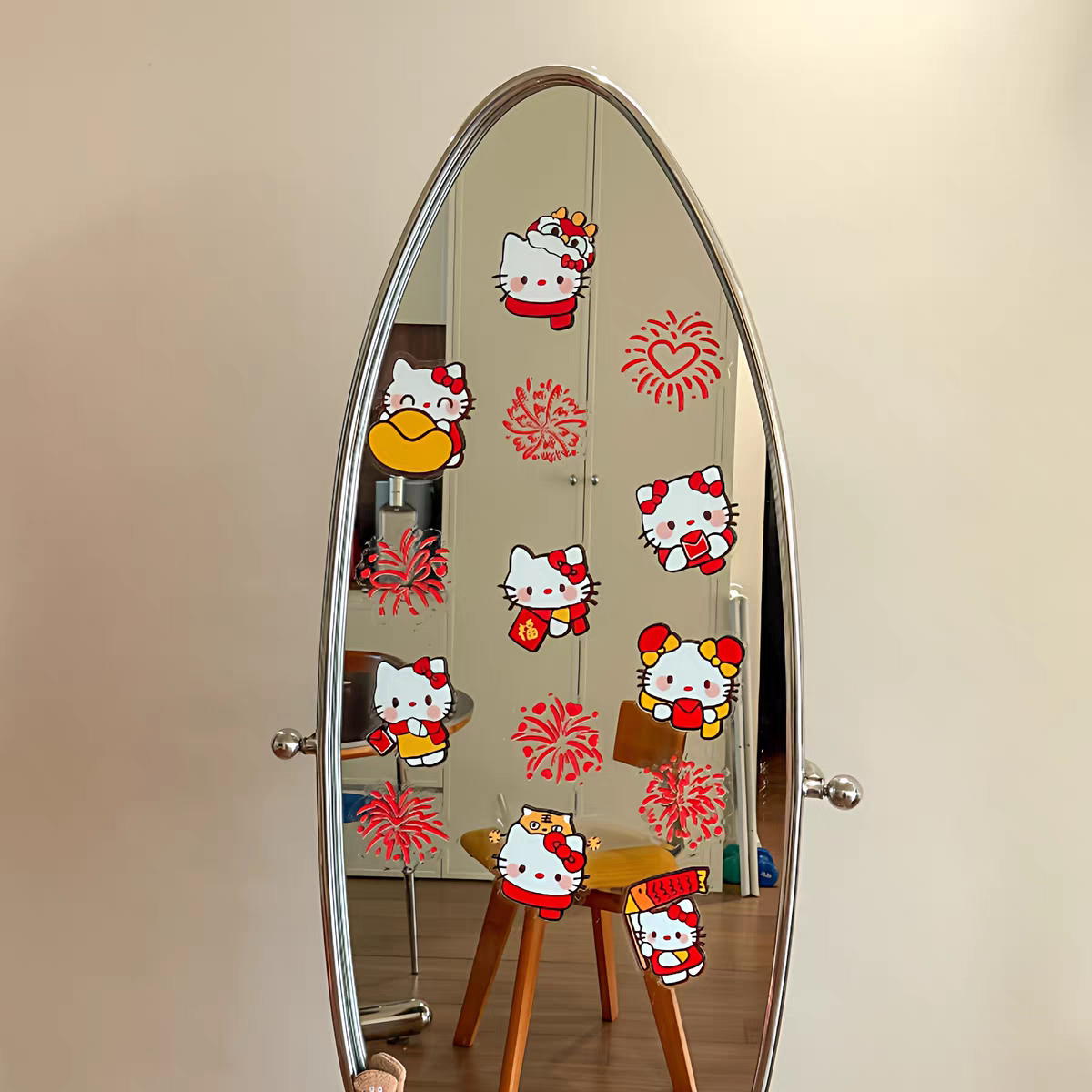 kt猫马年卡通贴纸玻璃膜防水静电装饰新年装饰静电窗花贴玻璃贴,家居饰品,玻璃膜/贴,淘宝优惠券,粉丝福利购,淘宝优惠卷