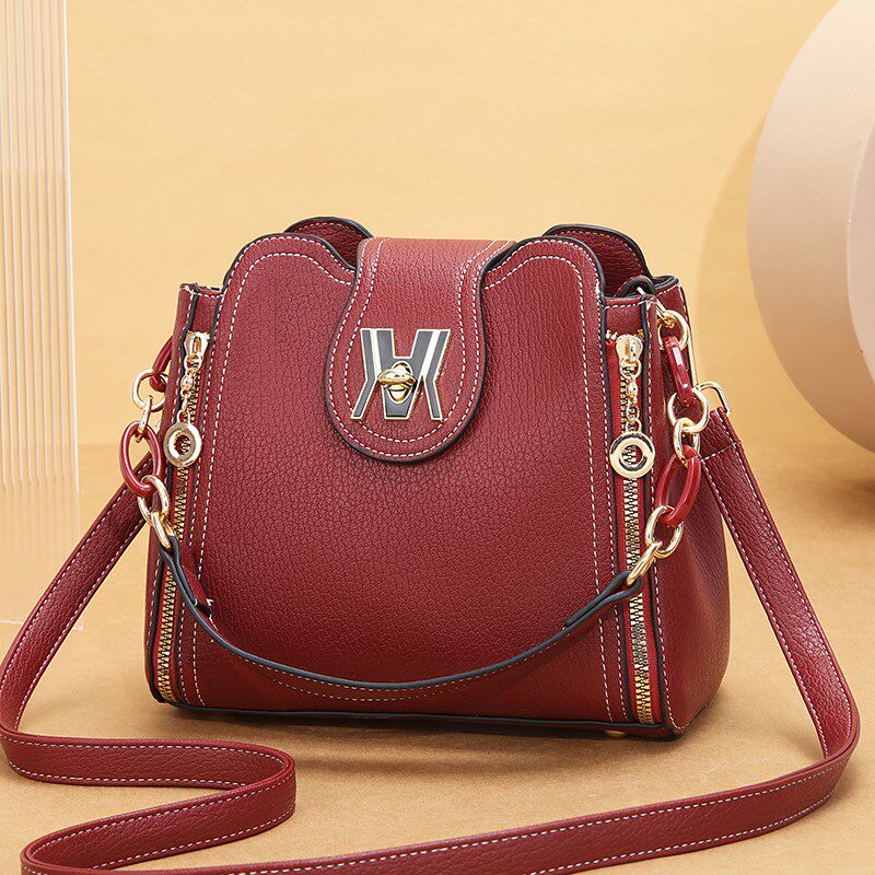 2025新款网红大象纹质感洋气链条单肩斜挎可爱水桶型小包休闲时尚