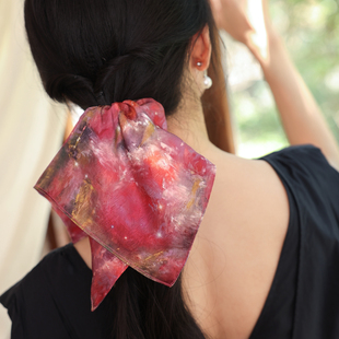 莫耦某《郁金香海》联名款方巾大肠发圈扎马尾发饰丸子头盘发头花