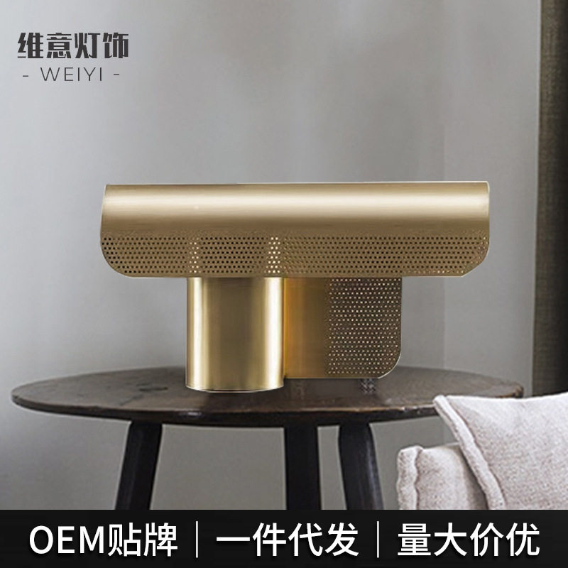 金色电镀铁艺北欧创意简约台灯设计师卧室床头灯创意装饰高级台灯