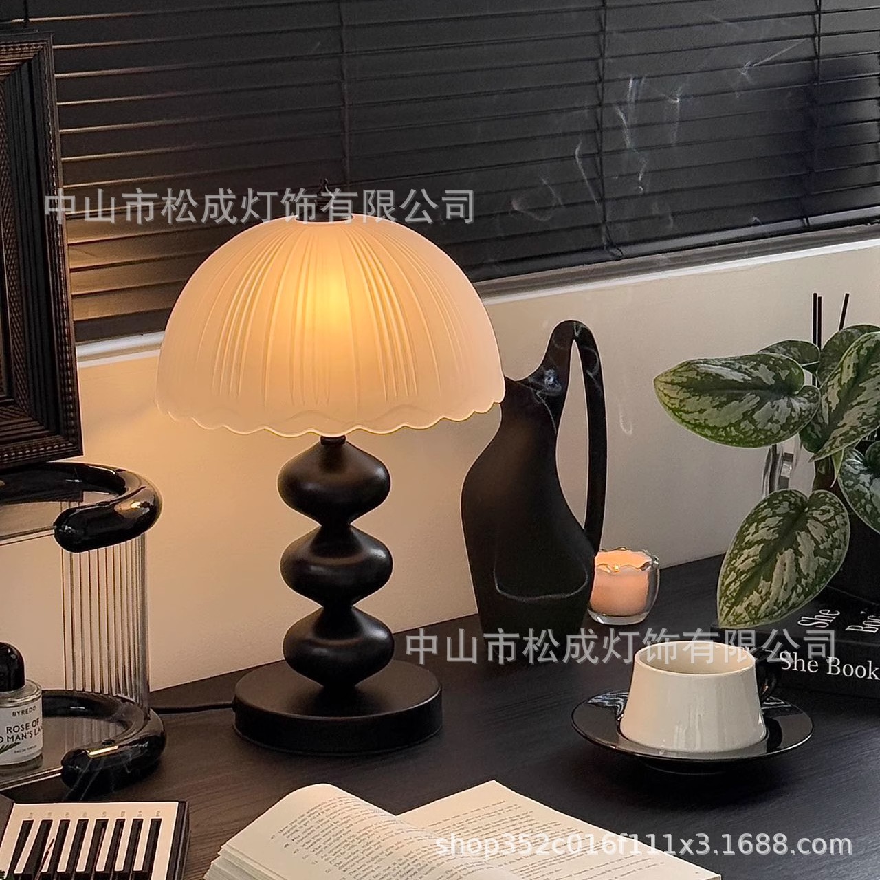 台灯美式卧室简约温馨新款轻奢高级床头灯现代浪漫奶油小夜灯