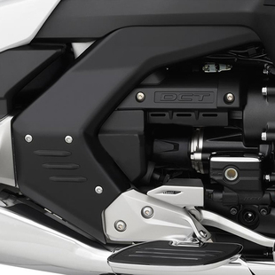 19年新款 饰件 F6MB黑色车身架覆盖件 现货 金翼1800车身两侧电镀装