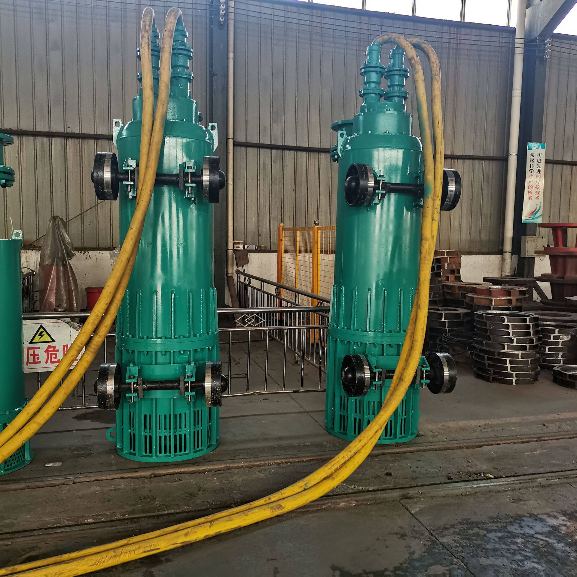 高铬叶轮耐磨污水泵315kw带矿轮排沙电泵不锈钢高扬程潜水电泵