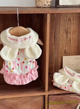狗狗衣服秋冬新款宠物猫咪衣服可爱花边兔耳领背心可牵引小型犬