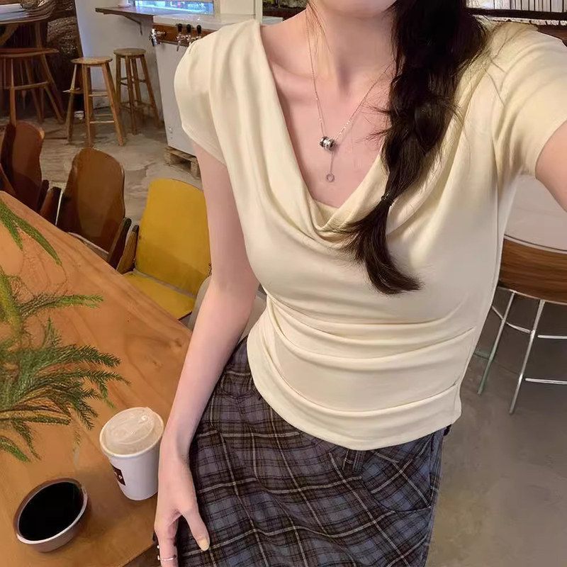 显瘦感弹力女性纯欲荡领上衣体恤夏季设计感短袖T恤修身辣妹短款