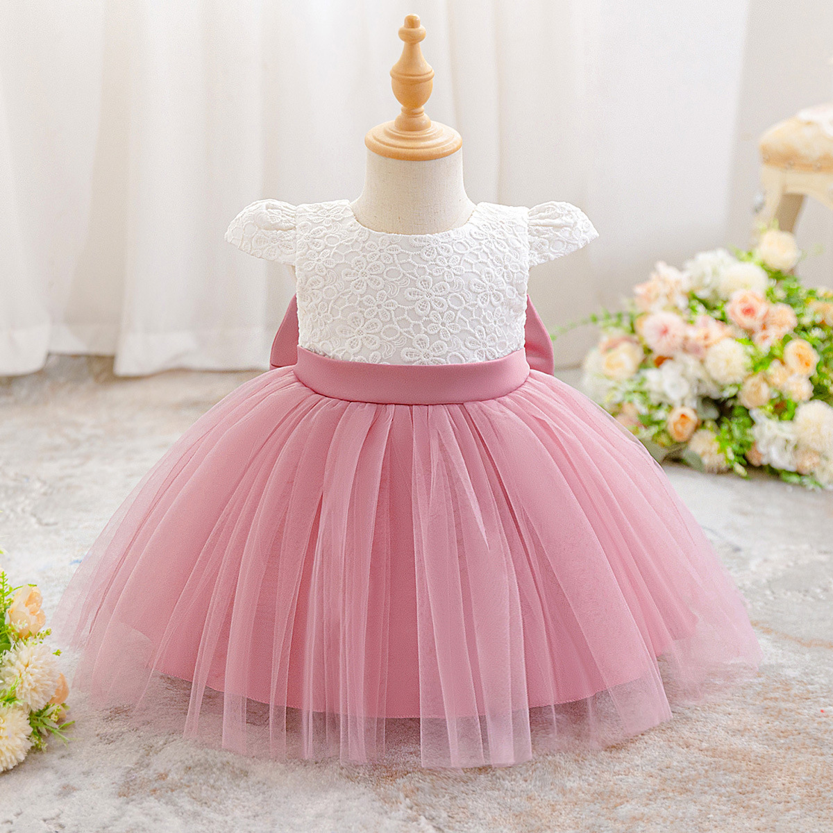 日本品质新款婴幼儿礼服周岁宝宝花朵舞台晚礼服新生儿生日宴会礼
