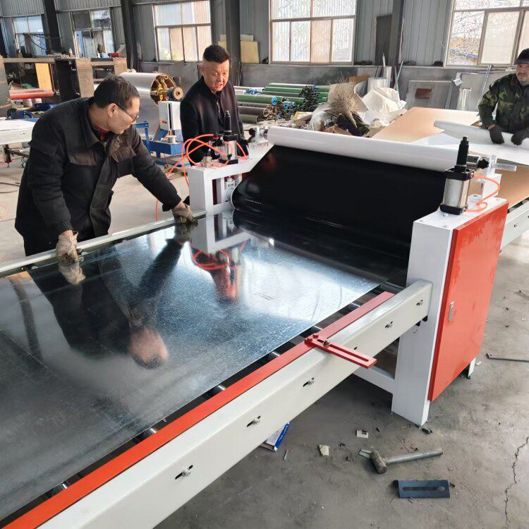 剥离纸钢板彩膜复合机镀锌板金属板无胶贴膜机离型纸贴板机器