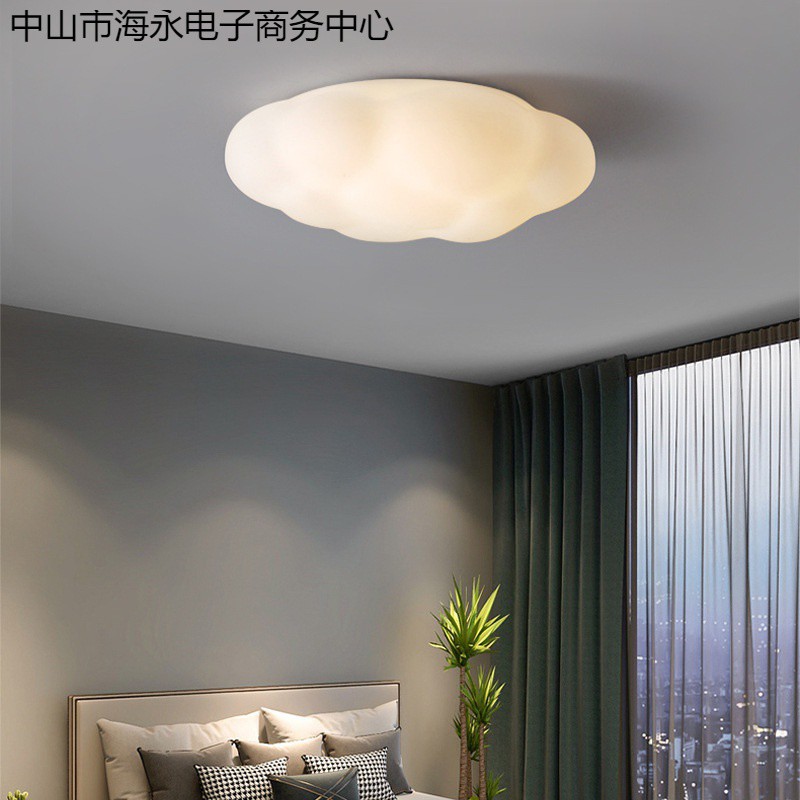 云朵灯LED卧室灯吸顶灯北欧现代房间吊灯儿童房灯具批发北欧ing图片