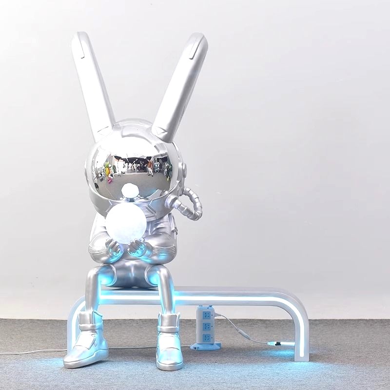 潮牌太空兔雕塑电镀robbi月光兔网红酒吧KTV店U铺门口装饰大摆件
