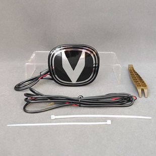 适用于22-f25款长安UNIV专用发光车标灯改装中网前车标日间行车灯