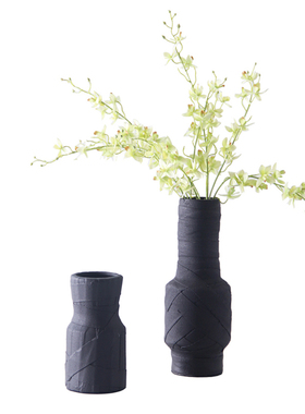 现代极简约黑白陶瓷花o瓶摆件北欧样板房家居客厅餐桌绑带编织花