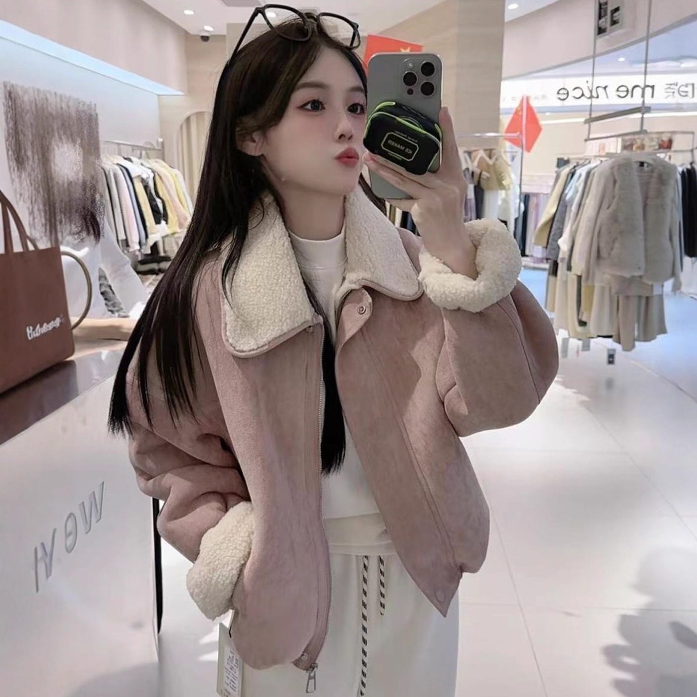 欧货翻领羊羔毛麂皮绒外套女2025冬季新款皮毛一体加厚夹克上衣潮,女装/女士精品,短外套,淘宝优惠券,粉丝福利购,淘宝优惠卷