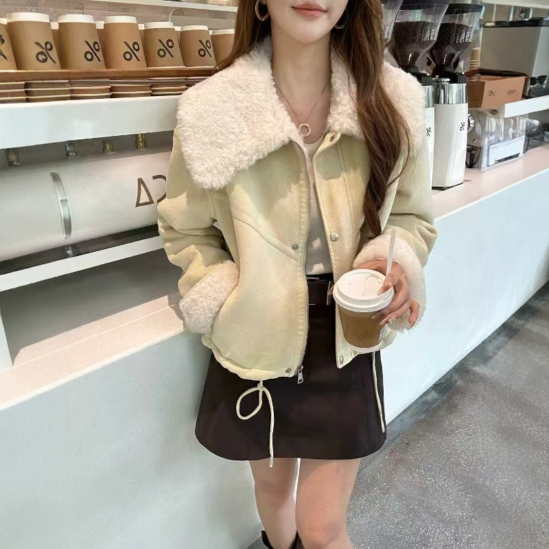 韩系麂皮毛一体大翻领短外套女