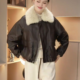 2025秋冬季新款欧货羊羔毛拼接翻领皮衣短外套女加厚宽松显瘦上衣