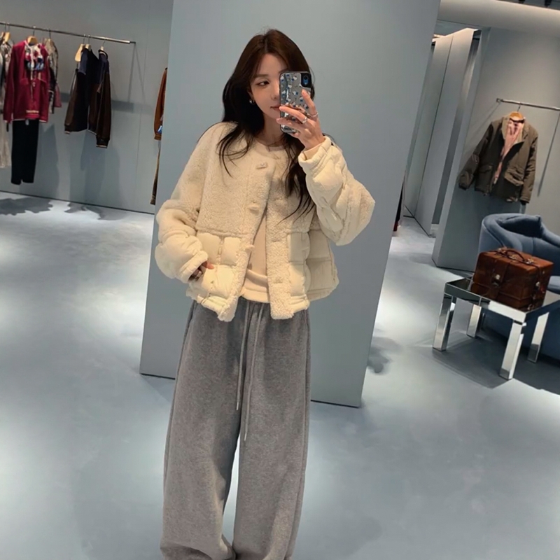 韩系复古羊羔毛拼接羽绒服女