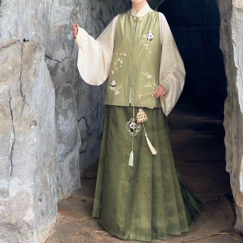 cos吴邪小天真明制圆领短