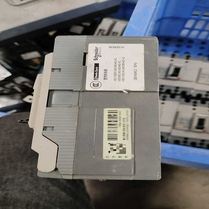 施耐德塑壳d断路器 NSC60E  50A     8个