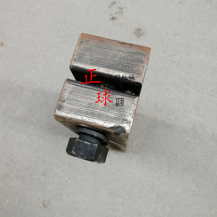 挖掘机配件拖轮座 230托轮座支架 神钢200d托链轮支架SK200 210