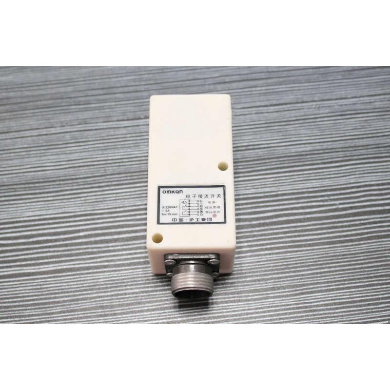 沪工 无触点接近开关 GS-M1522KCT 带航空插 7P芯6线 交流 传感器