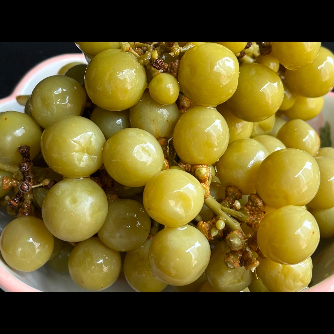 广西南宁酸果特色腌制水果腌酸葡萄沙梨芒果横县酸嘢-封面