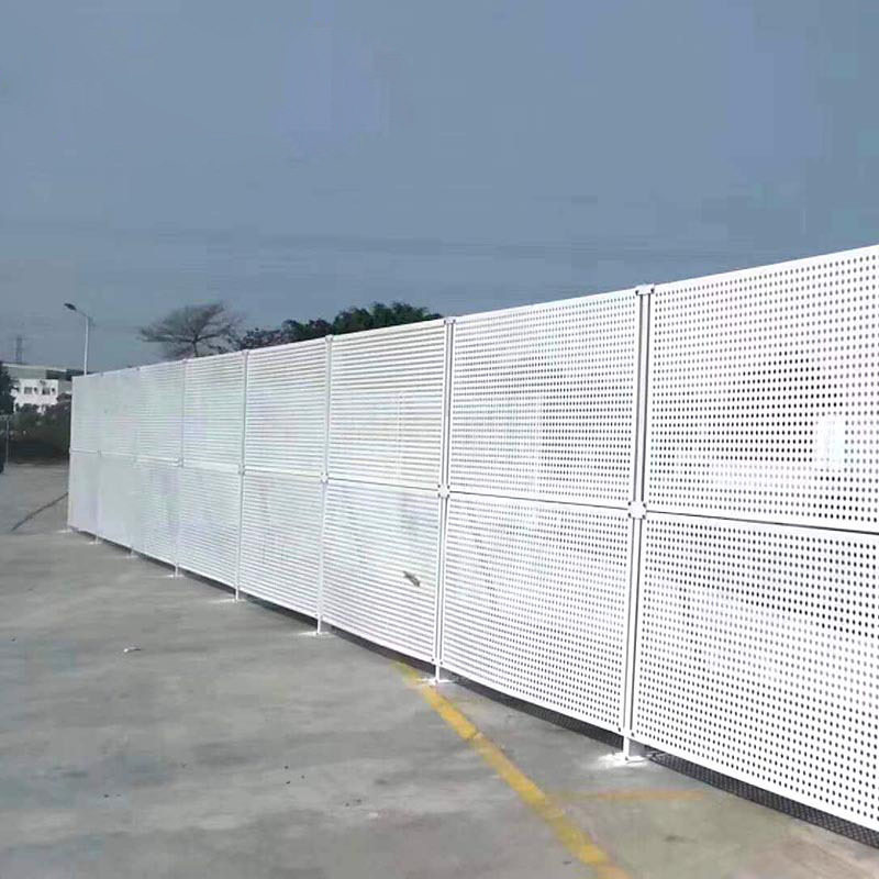 珠海冲孔围挡厂家 机场路面白色护栏网防风小孔护栏挡板2m 2.5m