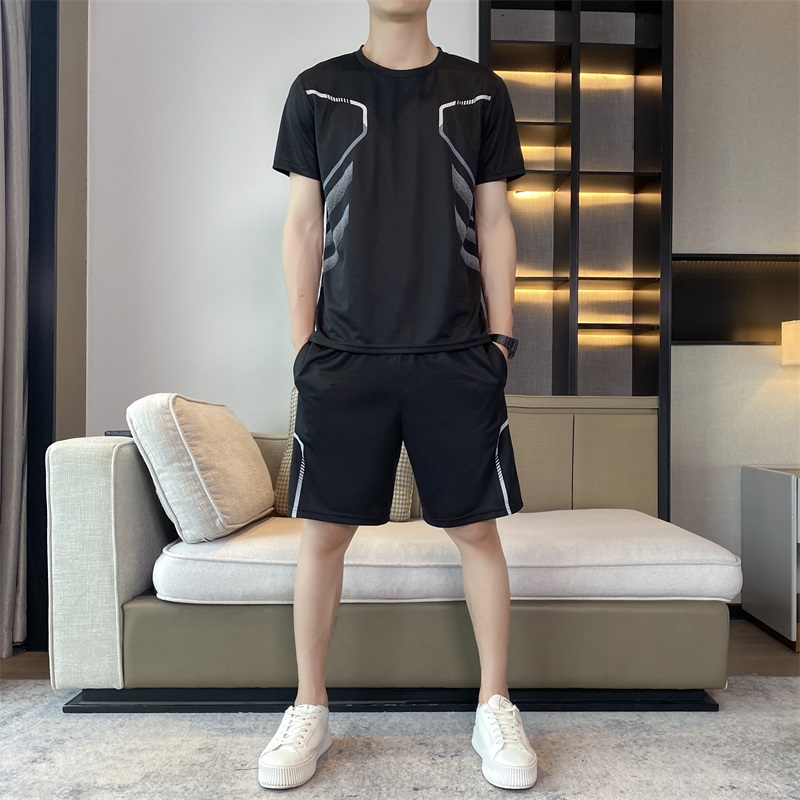 当潮马男士夏季跑步速干衣晨跑户外运动篮球健身圆领T恤短裤套装