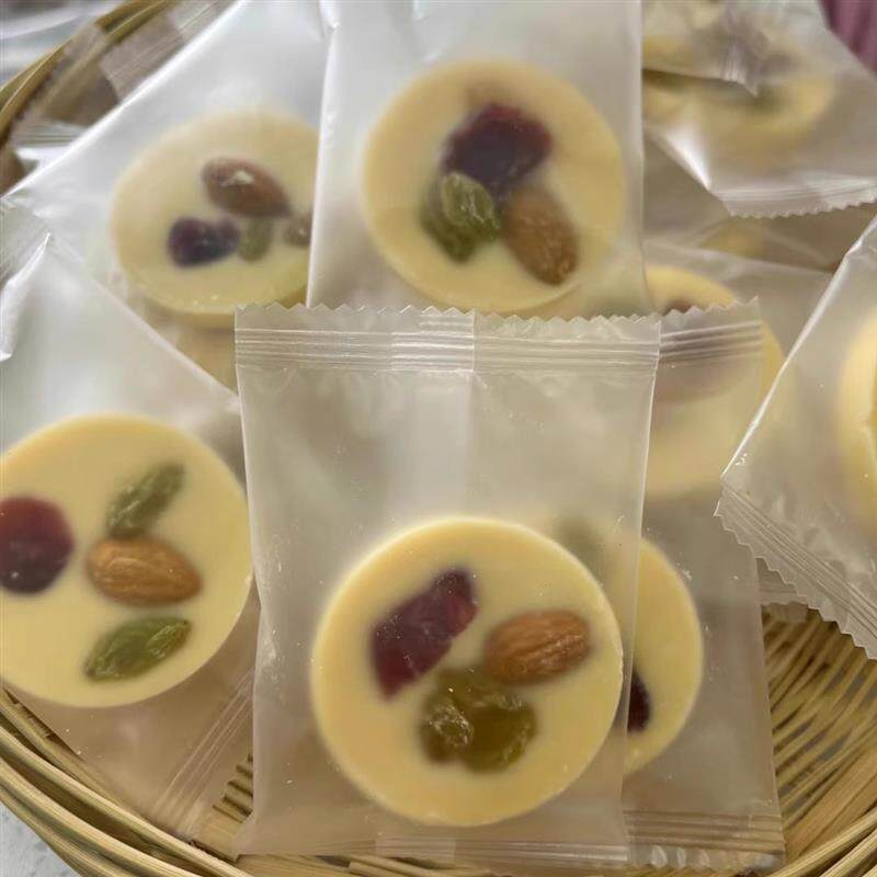 新品,新疆直发超好吃的圆形炒酸奶500g,本品支持EMS空运