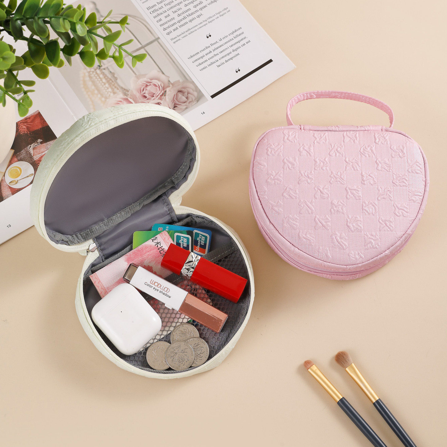 2026新款心形化妆包女便携收纳包拉链小物件收纳盒口红化妆品收纳