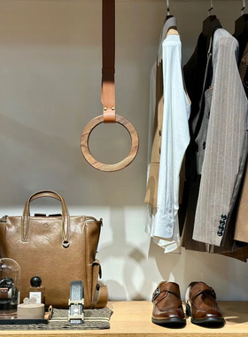 衣帽间男士饰品西服棕色样板房家具展厅衣柜马甲外套皮鞋卧室摆件