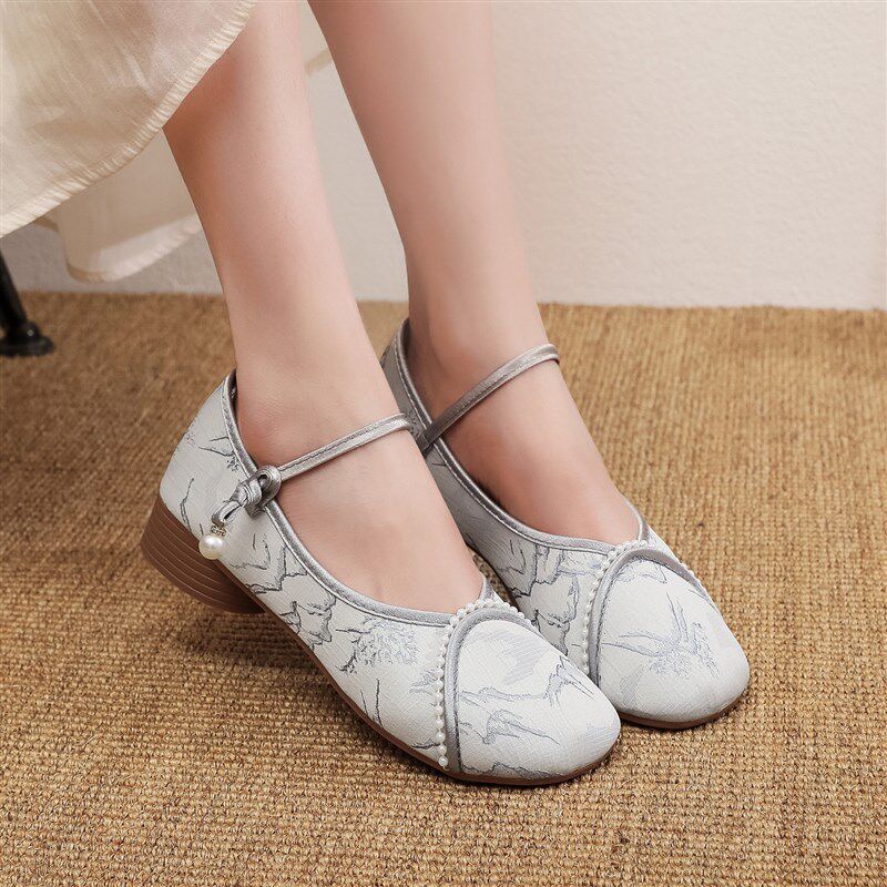 极速新中式老北京布鞋低跟搭配旗袍汉服女鞋民族复古风.搭扣绣花