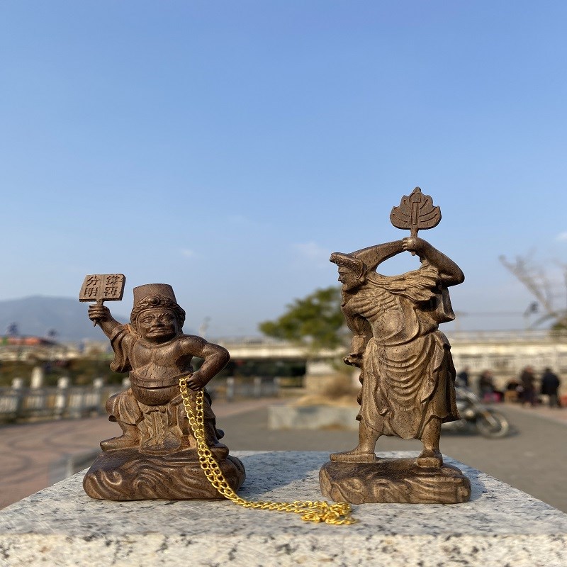 沉香木雕七爷八爷阴神判官左右D护法黑白无常大二爷伯摆件