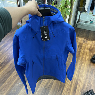 袅BT平替！腋下拉链全身压胶男女同款户外防风防水硬壳冲锋衣外套