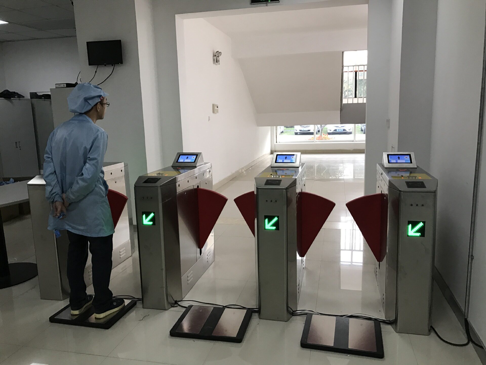 电子工厂人行通道静电测试仪通道闸机员工考勤数据管理设备