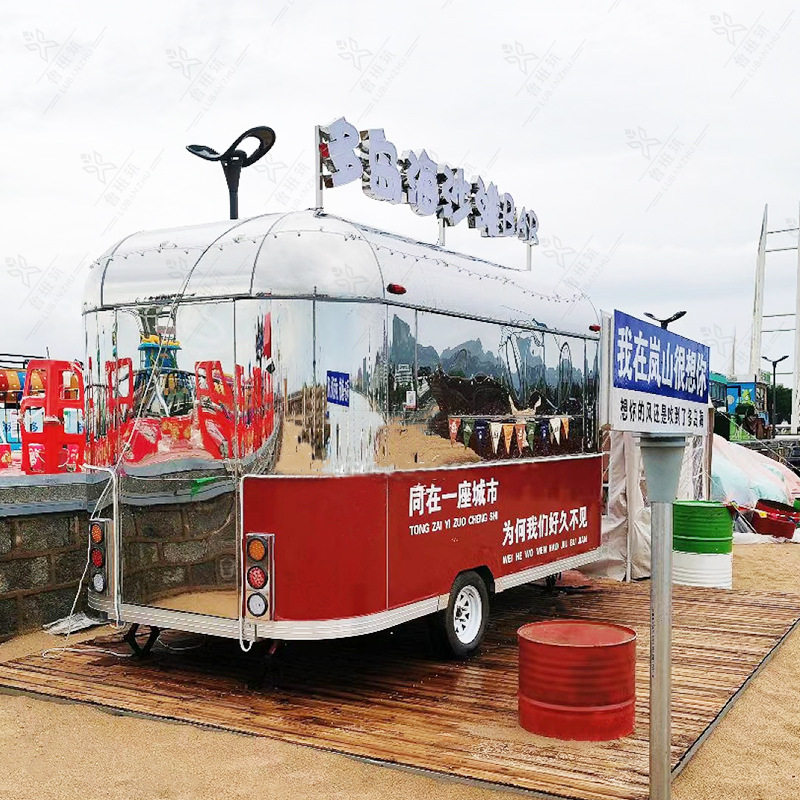 小型拖挂房车 网红不锈钢镜面牵引旅居车 沙滩营地牵引式露营车