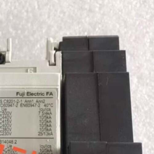 可维修原厂的正品EA103C断路器外接分励脱扣器BZ6F710议价