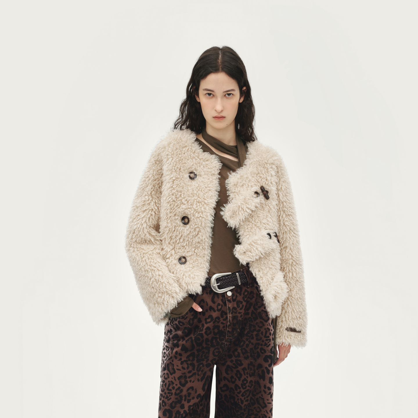 AVVENN设计师款圆领牛角扣袖口logo短外套AL90105543